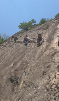 2025-11-29 | 罗田马面岩攀绳登山一日行